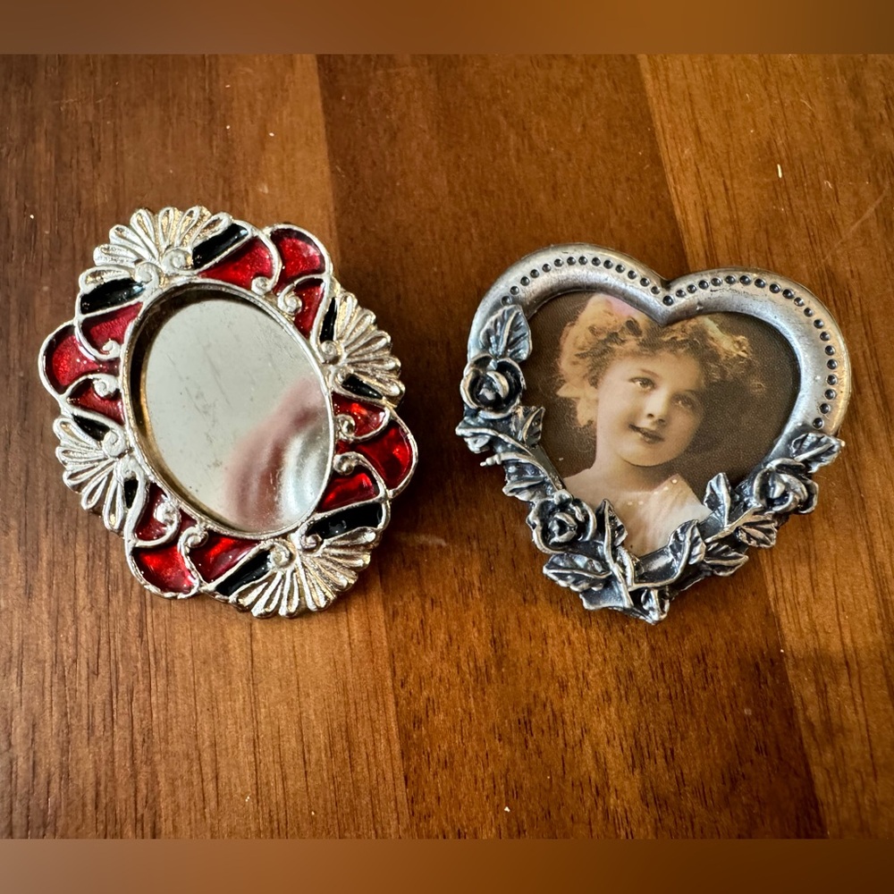 Vintage Picture Frame Brooches - Picture 4 of 5